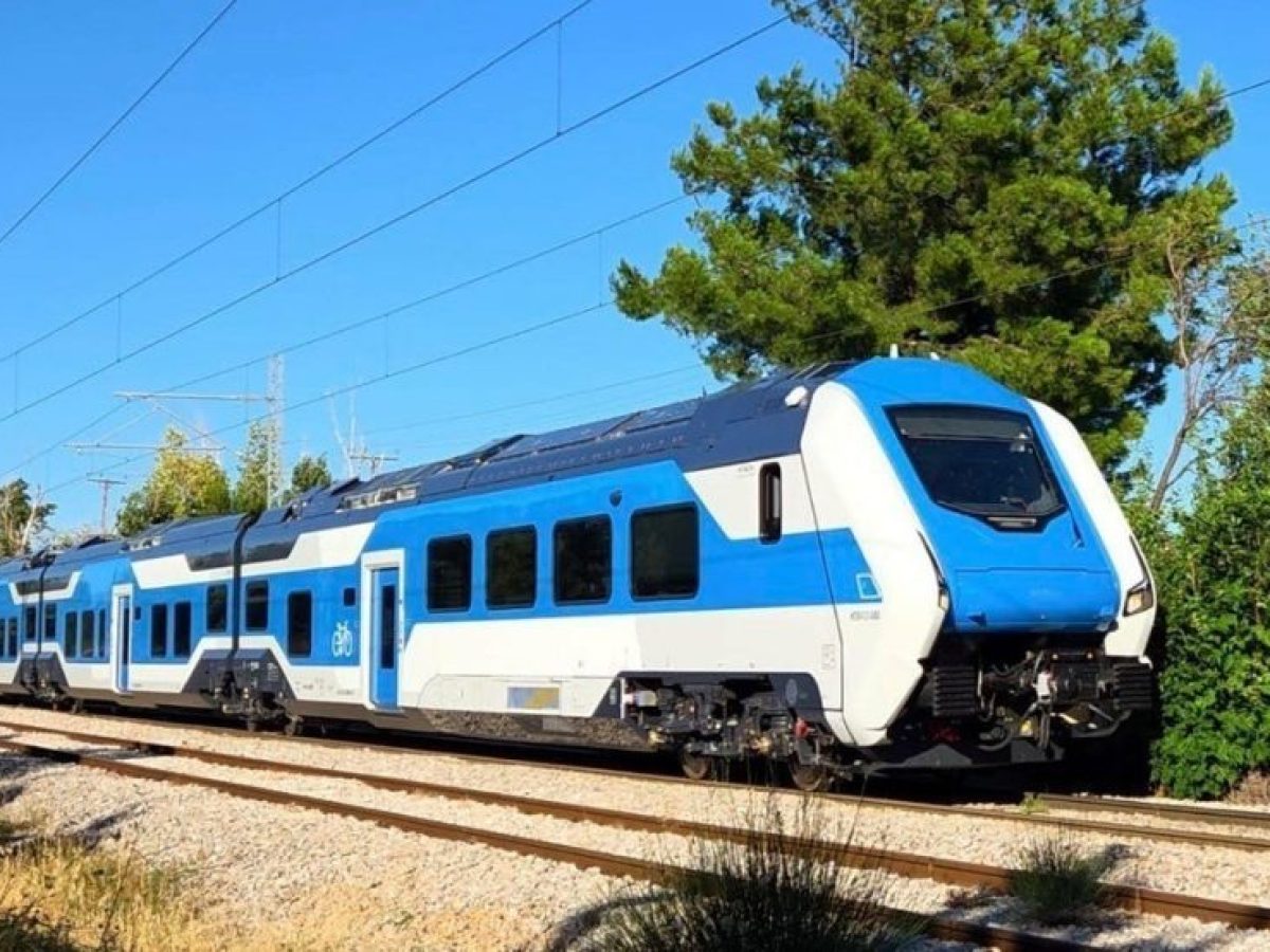Hellenic Train: Ξεκίνησαν οι δοκιμές του πρώτου νέου υβριδικού Intercity Blues στην Ελλάδα