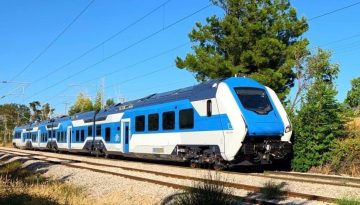 Hellenic Train: Ξεκίνησαν οι δοκιμές του πρώτου νέου υβριδικού Intercity Blues στην Ελλάδα