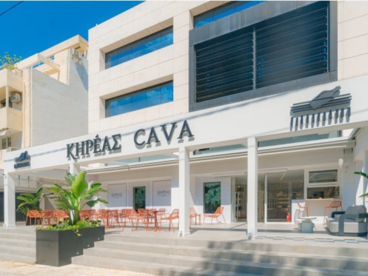 «Κάβα Κηρέας»: Το νέο concept store της Γλυφάδας με πάνω από 1.000 ετικέτες κρασιού