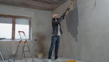Πρόγραμμα «Ανακαινίζω»: Διευρύνονται οι δικαιούχοι – Τα νέα κριτήρια