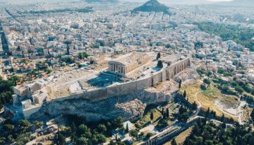 «Φρένο» στις νέες άδειες Airbnb, αλλά η τουριστική πίεση παραμένει στο κόκκινο