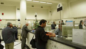 Θεοδωρικάκος: Τέλος στα ψιλά γράμματα των τραπεζών – Πλαφόν 60% στις επιβαρύνσεις – Enimerosi24