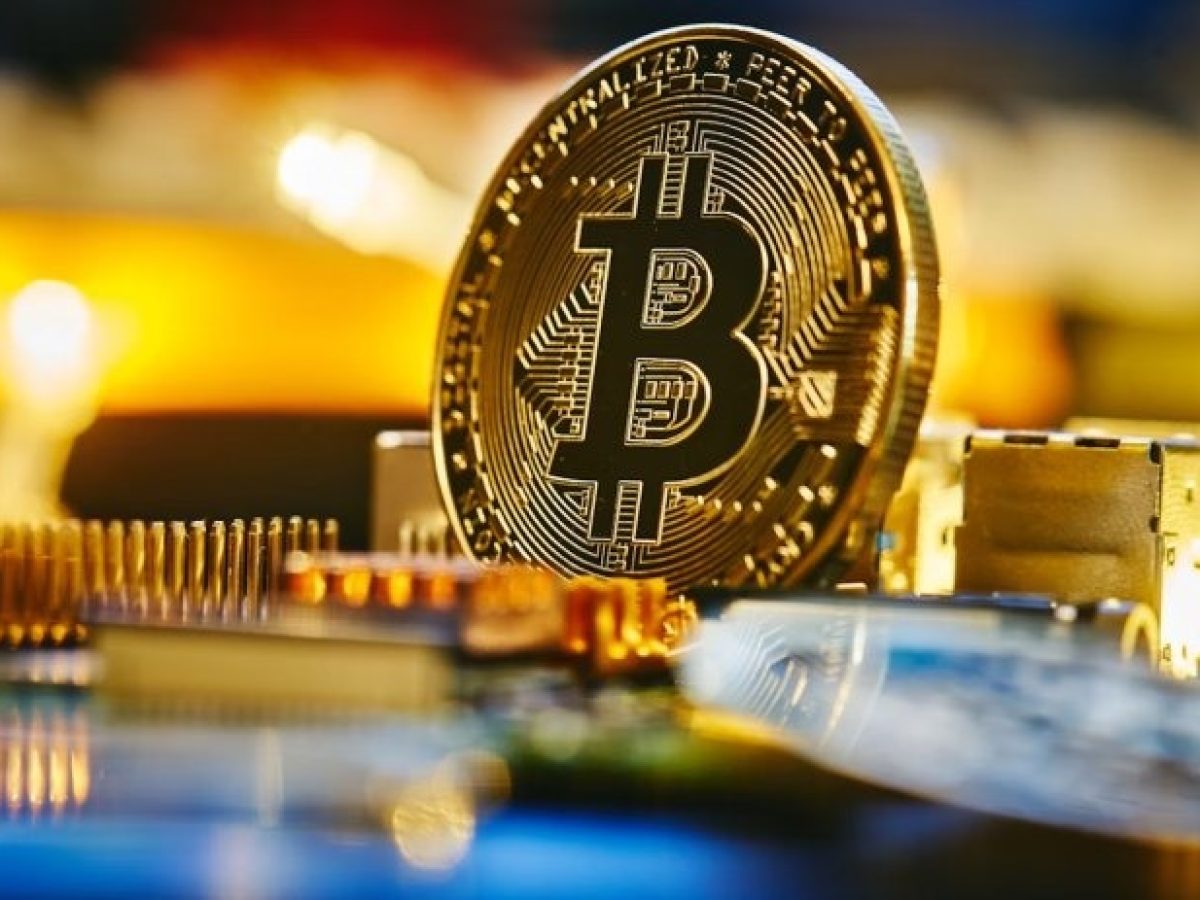 Bitcoin: Υποχώρηση 3% κάτω από τα 62.000 δολάρια λόγω των δηλώσεων Τραμπ για το Ιράν