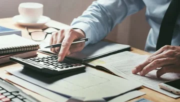 Δέκα χρόνια μετά τον νόμο Κατρούγκαλου: Τι εξακολουθεί να ισχύει για συντάξεις, επικουρικές και εφάπαξ