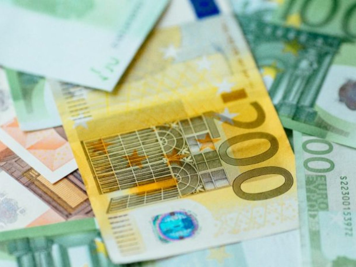 Έκτακτο επίδομα 150 ευρώ: Αντίστροφη μέτρηση για τη δεύτερη πληρωμή – Ποιοι γονείς είναι δικαιούχοι