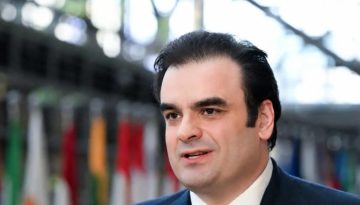 Politico: Ο Πιερρακάκης ως «κρυφό όπλο» της ΕΕ απέναντι στην Κίνα