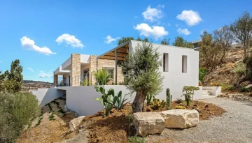 Αυτό το ελληνικό νησί «τρελαίνει» τους Ευρωπαίους: Το 1/3 των ξένων επενδυτών το επιλέγει για επενδύσεις σε εξοχική κατοικία