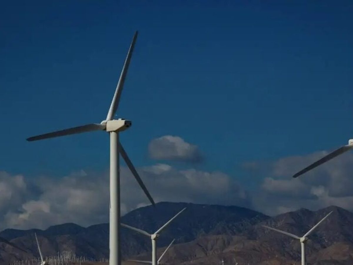 Στόχο τα 2.350 MW υπεράκτιων αιολικών θέτει το ΥΠΕΝ – Πως θα μοιραστούν στην κάθε θαλάσσια περιοχή