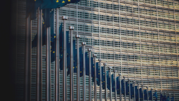 Eurostat: Ευρωπαϊκή πρωτιά της Ελλάδας στη μείωση του δημόσιου χρέους – Στο 3,1% του ΑΕΠ το έλλειμμα σε ΕΕ και ευρωζώνη
