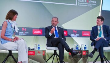 Αλ. Εξάρχου: “Εφικτή η μετάβαση της οικονομίας σε μία δυναμική φάση ανάπτυξης”