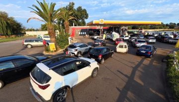 Πάνω από τα 4 δολάρια το γαλόνι η βενζίνη στις ΗΠΑ λόγω της νέας κρίσης με το Ιράν