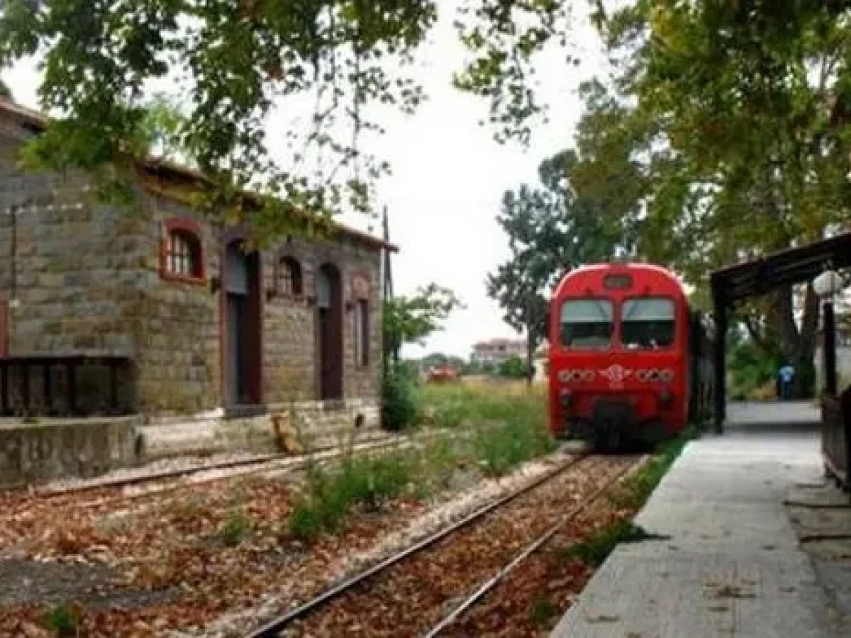 ΓΑΙΑΟΣΕ: Aξιοποίηση των σιδηροδρομικών σταθμών Λάρισας, Πλαταμώνα και Κατάκολου