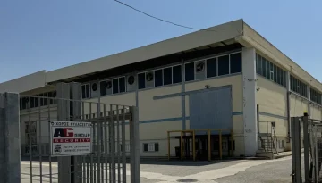 Πατραϊκή Χαρτοποιία: Σε εργασιακή ομηρία 50 εργαζόμενοι