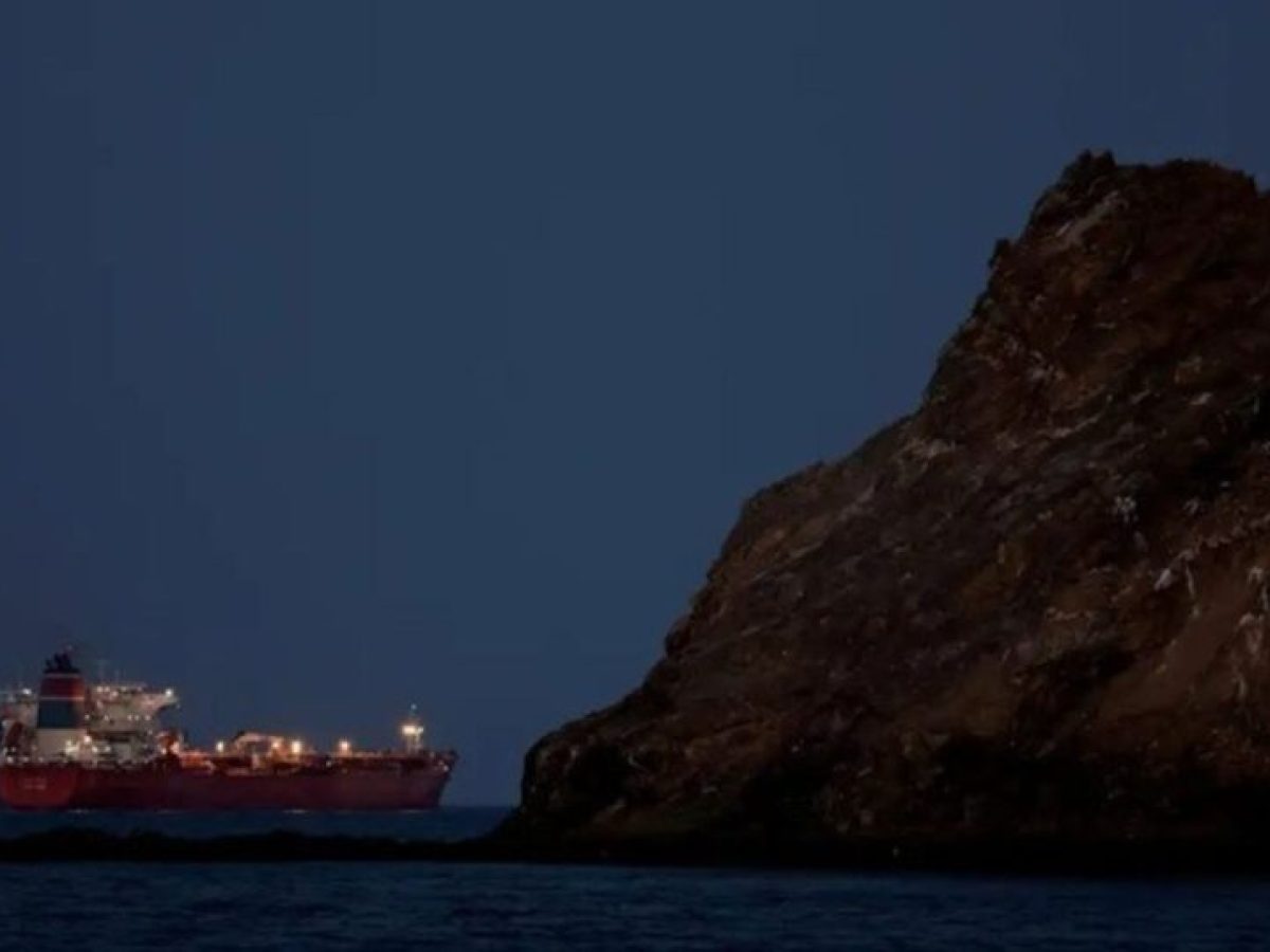 Στενά του Ορμούζ: Τι φέρνει για την Ελλάδα το τέλος 20% του Τραμπ και τι θέλει να αποφύγει η Αθήνα