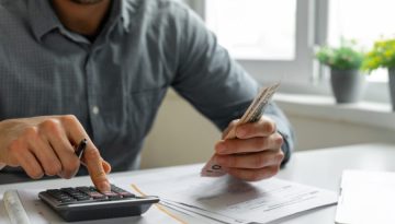 Ληξιπρόθεσμα χρέη: Εκτός ρυθμίσεων μένουν οι μεγαλοοφειλέτες