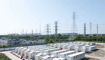 Αποθήκευση ενέργειας: Μπαταρίες 6,8 γιγαβάτ έως το 2030 το επόμενο στοίχημα του ΥΠΕΝ