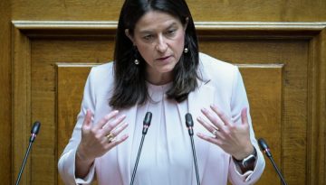 Κεραμέως: «Θεσπίζουμε τη δυνατότητα για συμπληρωματική σύνταξη μέσω του ν/σ για την επαγγελματική ασφάλιση»