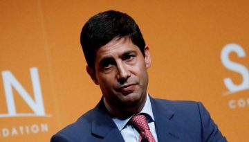 Γουόρς (Fed): «Υπερβολικά υψηλές οι τιμές στις ΗΠΑ» – Καμία αναφορά στα επιτόκια