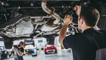 ΑΑΔΕ: Στο 60,5% οι παραβάσεις σε συνεργεία αυτοκινήτων, πάρκινγκ και μεταφορές το 2026