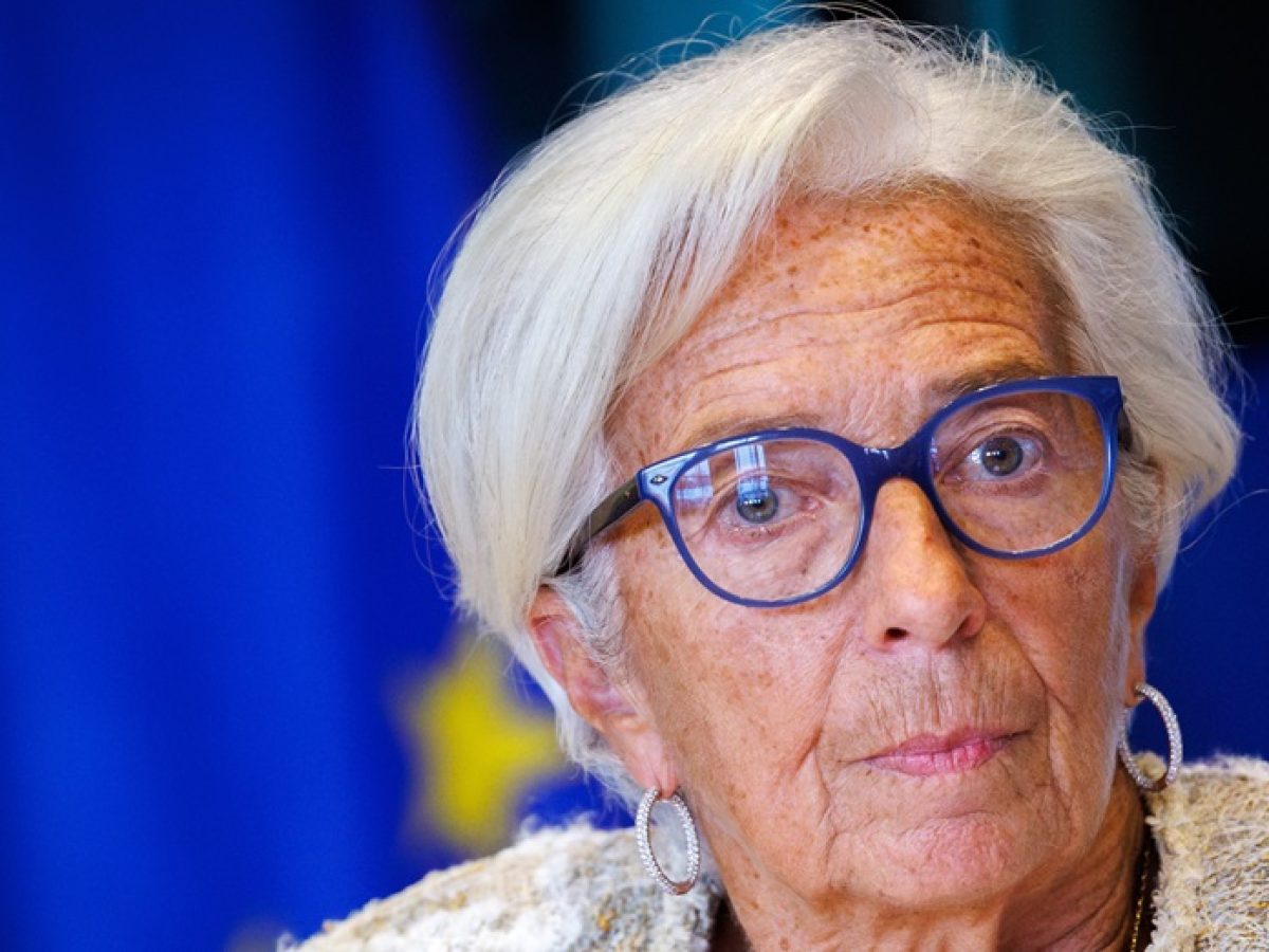 Reuters: Aνησυχία της Λαγκάρντ για τις τιμές πετρελαίου – Τι θα γίνει με τα επιτόκια