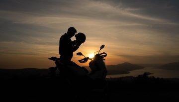 Φθηνότερα καύσιμα: Μείωση 10 λεπτών στη βενζίνη και 5 λεπτών στο ντίζελ έως τέλος Αυγούστου