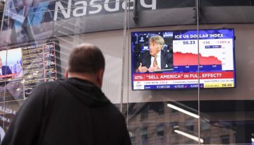 Wall Street: Πιέσεις 2% στα Futures του Nasdaq μετά τα νέα πλήγματα στο Ιράν