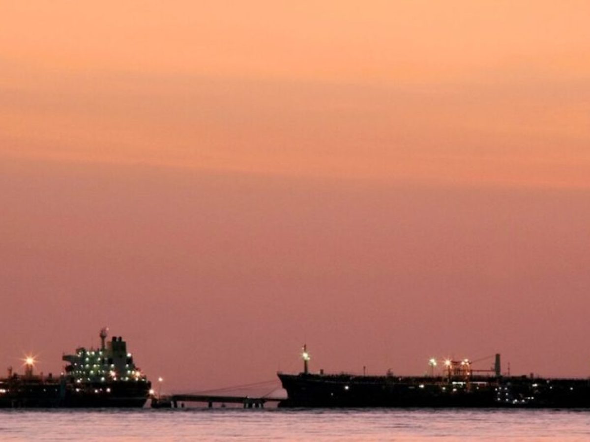 Το Brent στην οροφή των 100 δολαρίων εν μέσω έντονης διαταραχής στα Στενά του Ορμούζ, στην Ερυθρά Θάλασσα και άλλες ναυτιλιακές οδούς