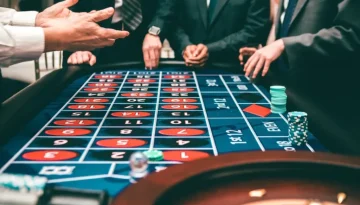 Η αγορά των 1,8 δισ. ευρώ: Σχεδόν 170 ευρώ τον μήνα στον παράνομο τζόγο