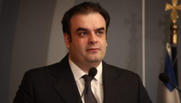Πιερρακάκης: Σε κοινό ταμείο της ΕΕ να πηγαίνουν τα έσοδα από τις συχνότητες κινητής τηλεφωνίας