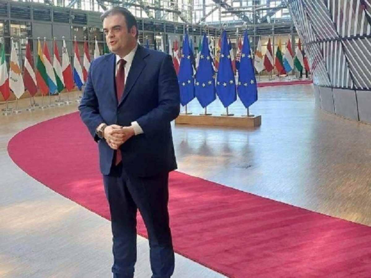 Πιερρακάκης προσερχόμενος στο Eurogroup: Δεν επιλέγουμε τις κρίσεις, αλλά τις πολιτικές για να τις αντιμετωπίσουμε