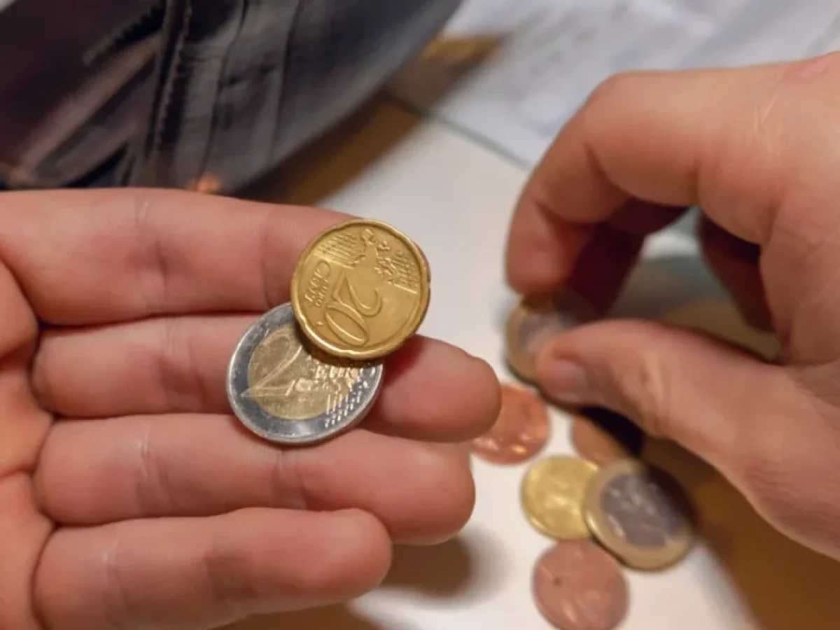 ΕΛΣΤΑΤ: Στο 4,4% έκανε άλμα ο πληθωρισμός – Φωτιά σε ενέργεια, τρόφιμα και ενοίκια, «ψαλίδι» 31% στους μισθούς