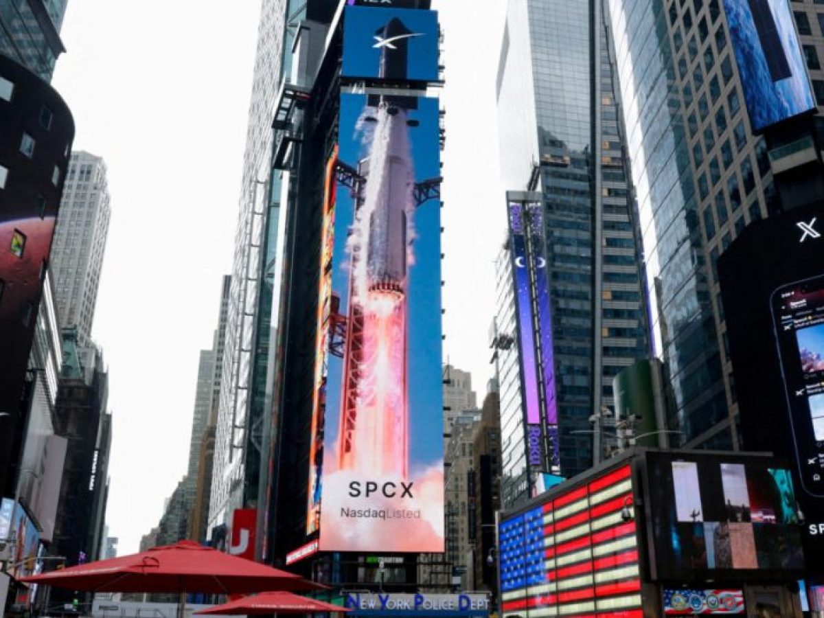 Η μετοχή της SpaceX καταρρέει για 1η φορά κάτω από την αρχική IPO