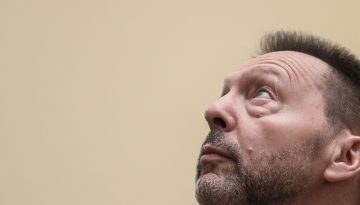 Στουρνάρας: Τρέλα η επαναφορά της 13ης σύνταξης χωρίς δημοσιονομικό χώρο