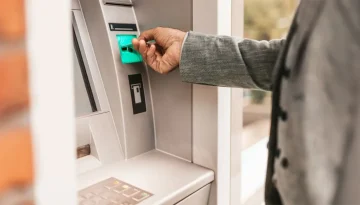 Συνταξιούχοι: Στο τραπέζι επίδομα έως 447 ευρώ και μειώσεις κρατήσεων