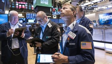 Aρνητικά πρόσημα στη Wall Street, απώλειες στον τεχνολογικό κλάδο