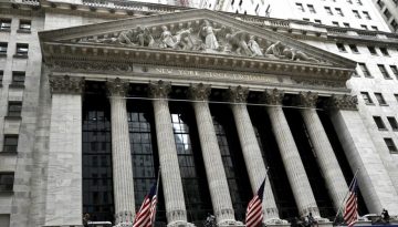Wall Street: Πράσινοι οι δείκτες αλλά η τεχνολογία παραπαίει, βουτιά 23% για την IBM