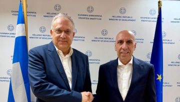 Συνάντηση Τάκη Θεοδωρικάκου με ΕΒΕΑ: Στο επίκεντρο η ενίσχυση των ΜμΕ και της μεσαίας τάξης ενόψει ΔΕΘ