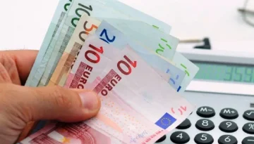 Έρχεται η νέα ρύθμιση έως 72 δόσεων για χρέη στην Εφορία – Πότε ανοίγει η πλατφόρμα και ποιοι ωφελούνται