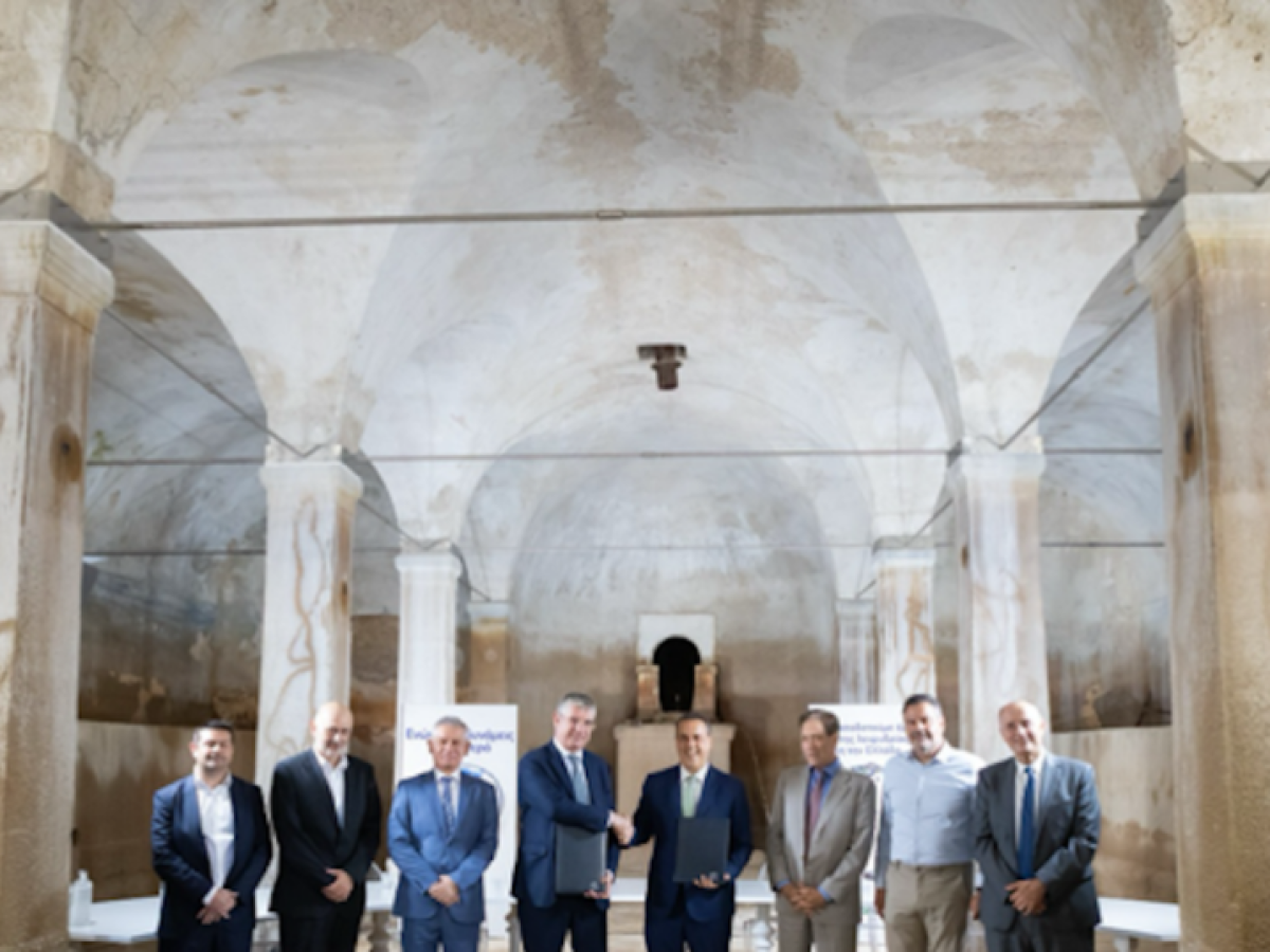 ΥΠΕΝ: Συμφωνία συνεργασίας με ΕΤΕπ για προώθηση επενδύσεων – Αφετηρία τα έργα σε ενέργεια και νερό