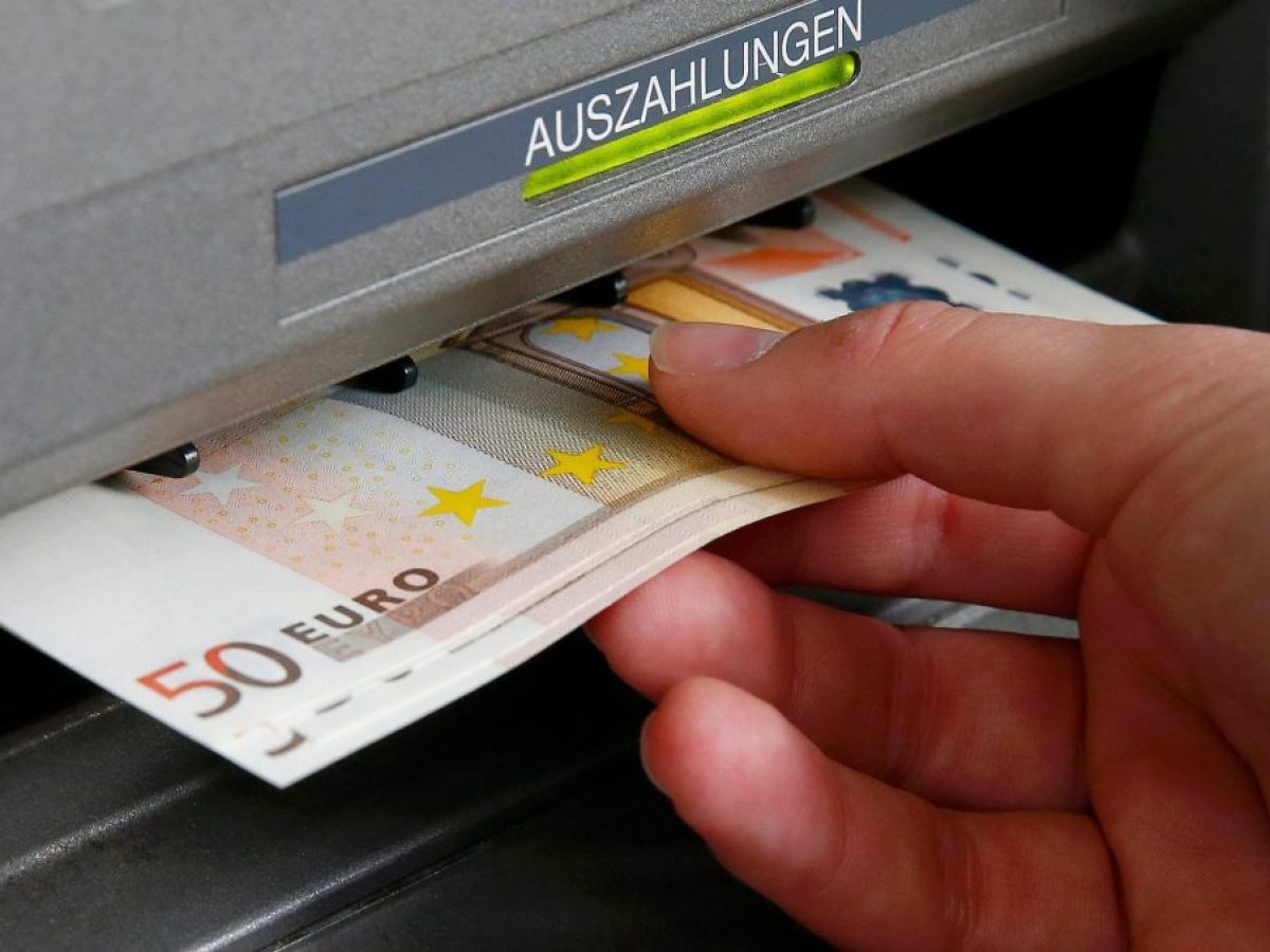 MOΛΙΣ ΑΝΑΚΟΙΝΩΘΗΚΑΝ ΟΙ ΠΛΗΡΩΜΕΣ: ΜΠΑΙΝΟΥΝ ΤΑ ΛΕΦΤΑ ΑΠΟ ΕΦΚΑ ΚΑΙ ΔΥΠΑ – ΤΙ ΩΡΑ ΘΑ ΕΜΦΑΝΙΣΤΟΥΝ ΤΑ ΛΕΦΤΑ ΣΤΟΥΣ ΛΟΓΑΡΙΑΣΜΟΥΣ