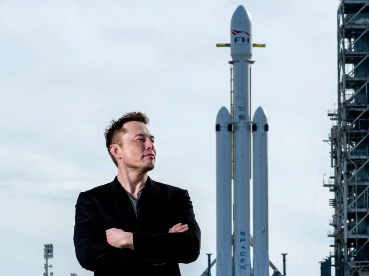 SpaceX: Οι μικροεπενδυτές ρωτούν για… ροζ πυραύλους αντί για τα οικονομικά αποτελέσματα