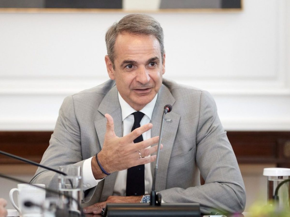 Διπλό σχέδιο άμυνας απέναντι στην ακρίβεια: Επιδότηση καυσίμων, φοροελαφρύνσεις και παρεμβάσεις στις τιμές ενόψει ΔΕΘ