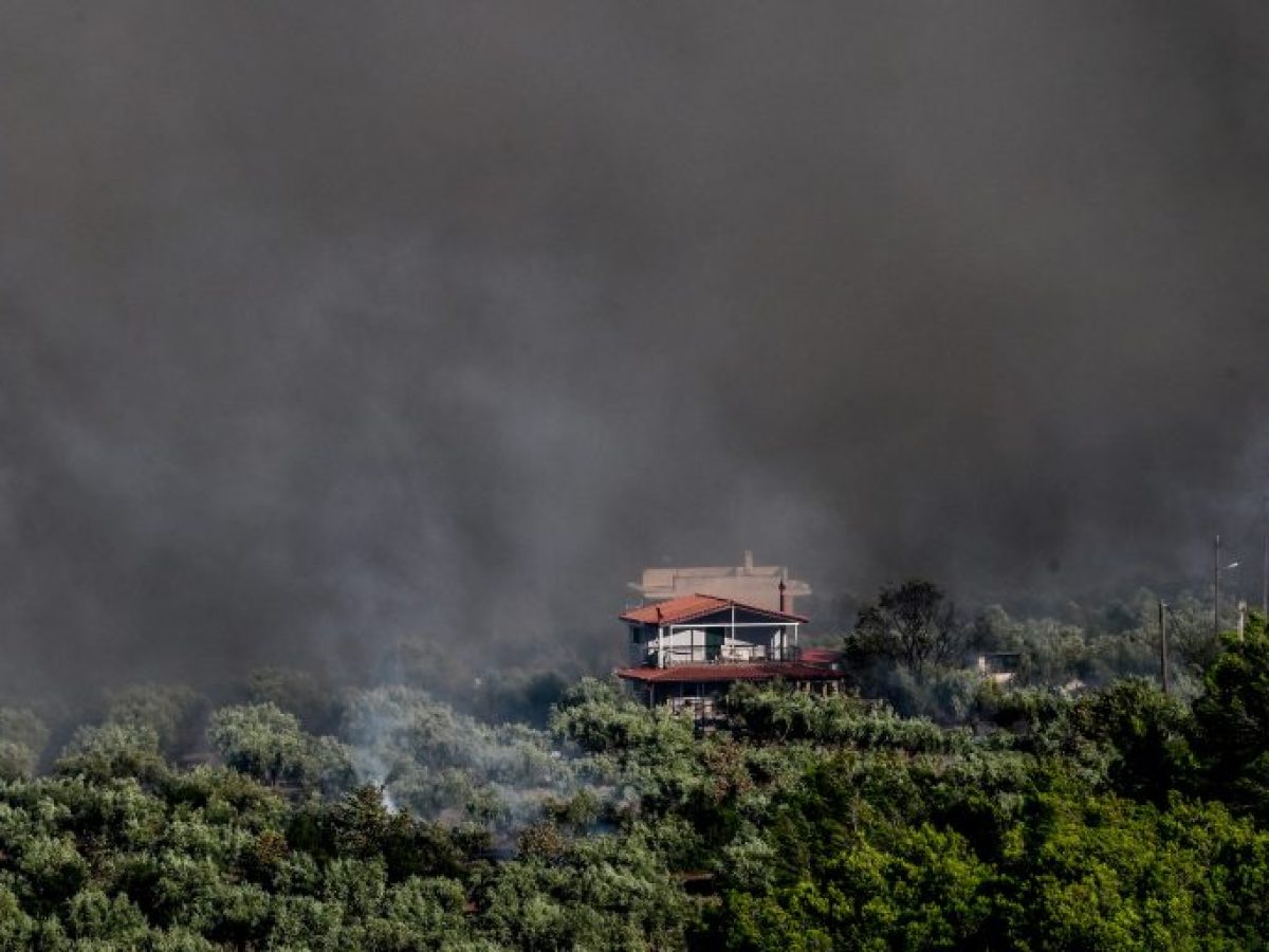 Φωτιές: Ξεκινούν οι πρώτες αποζημιώσεις στους πληγέντες – Ποιοι δικαιούνται έως και 6.000 ευρώ