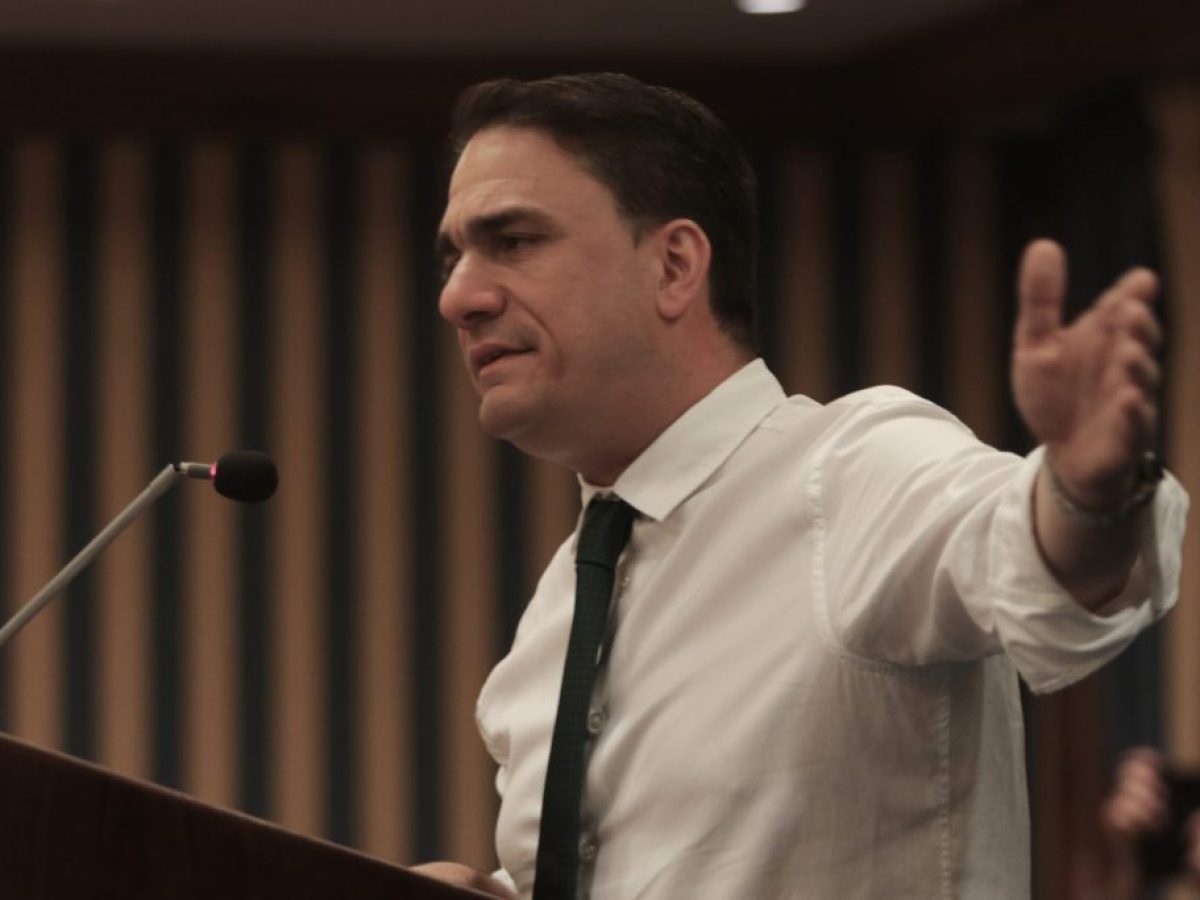 &Tau;&sigma;&omicron;&upsilon;&kappa;&alpha;&lambda;ά&sigmaf;: &Eta; &kappa;&upsilon;&beta;έ&rho;&nu;&eta;&sigma;&eta; &alpha;&nu;&epsilon;&beta;&alpha;ί&nu;&epsilon;&iota; &mu;&epsilon; &laquo;&psi;ί&chi;&omicron;&upsilon;&lambda;&alpha;&raquo; &sigma;&tau;&eta; &Delta;&Epsilon;&Theta;
