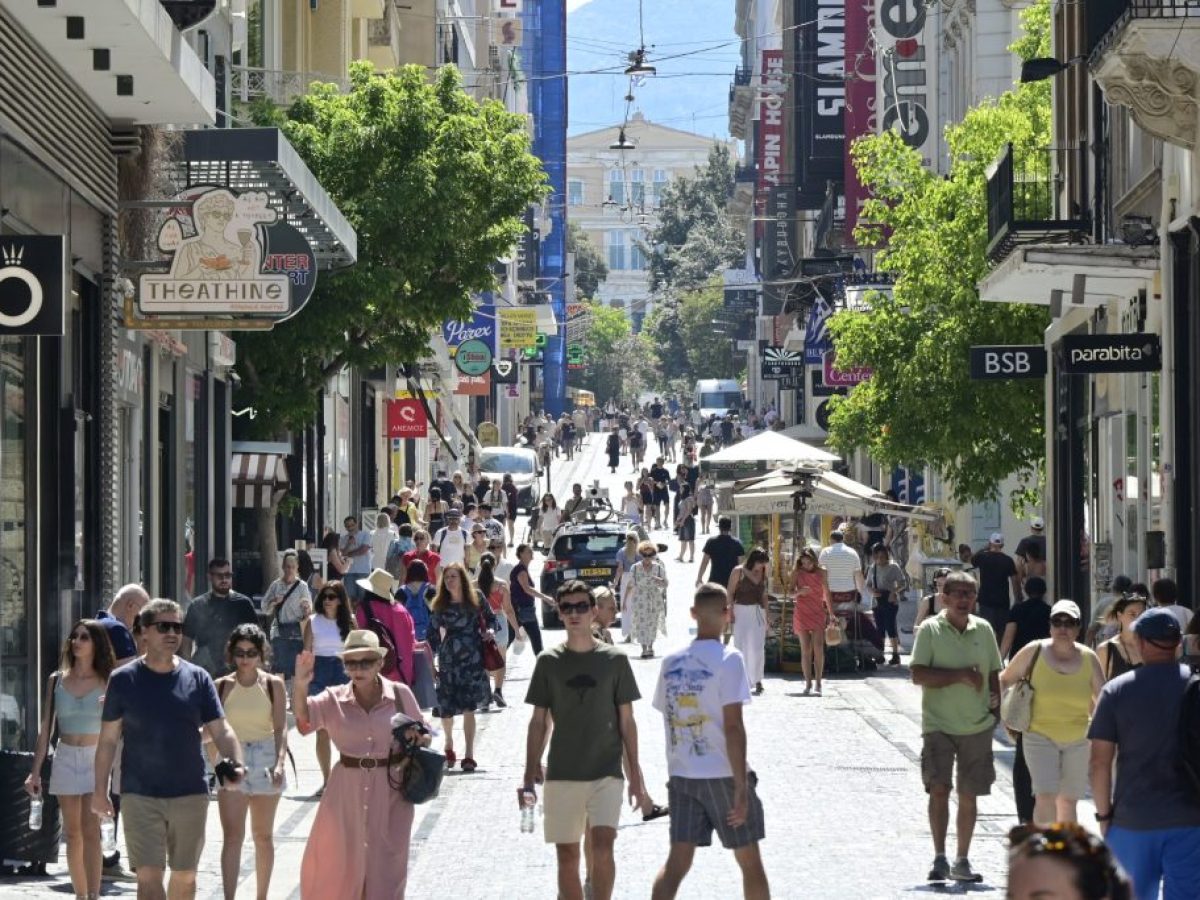 Θερινές εκπτώσεις: Χαμηλότερος ο τζίρος – Αυξημένες οι πιέσεις από το ηλεκτρονικό εμπόριο – ertnews.gr