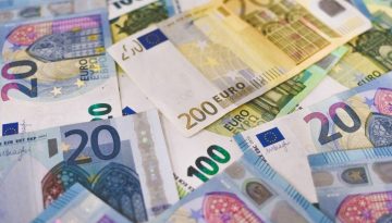 Συντάξεις και επιδόματα: Ξεκινούν πληρωμές 2,48 δισ. ευρώ – Οι ημερομηνίες και οι δικαιούχοι