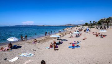 Πάνω από 300 έλεγχοι στις παραλίες με drones και MyCoast – Πρόστιμα έως 73.000 ευρώ και σφραγίσεις επιχειρήσεων