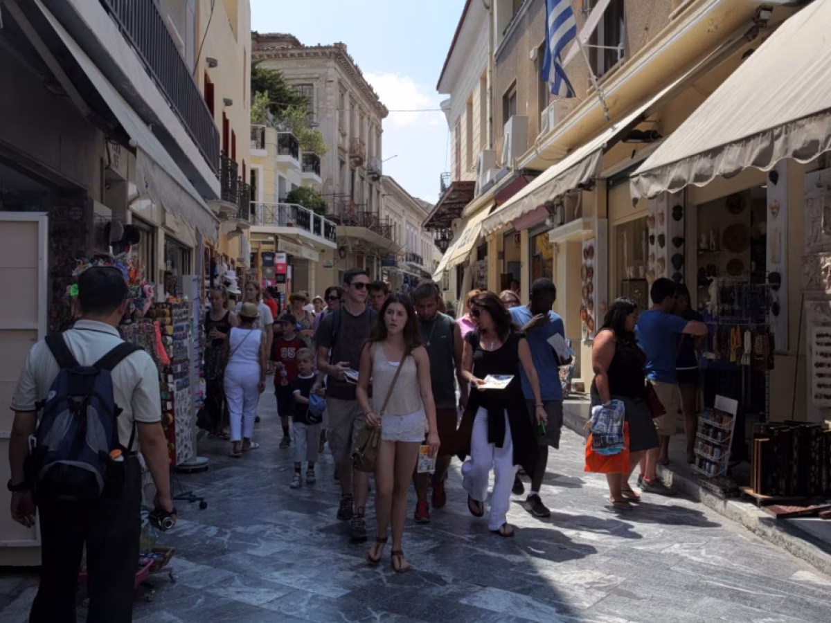 Η Ελλάδα γεμίζει ξανά τουρίστες – Το στοιχείο που «εκτοξεύει» τις εισπράξεις | ΤΟ ΒΗΜΑ