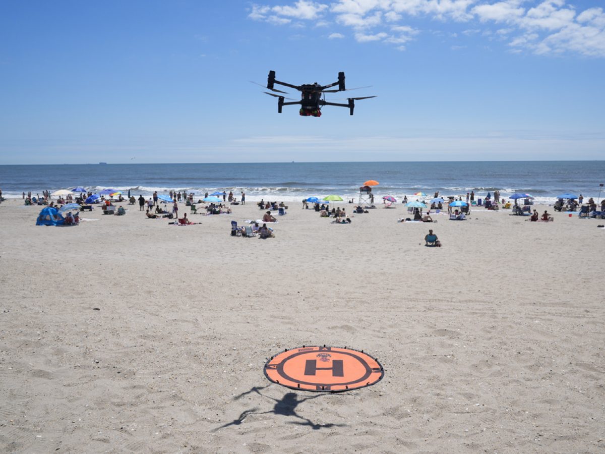 Έλεγχοι με drones και MyCoast σε πάνω από 300 παραλίες – Πρόστιμα έως 73.000 ευρώ και σφραγίσεις επιχειρήσεων 
