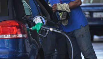 Πού θα φτάσει η τιμή της βενζίνης από 1η Σεπτεμβρίου – Τα 3 σενάρια | ΤΟ ΒΗΜΑ